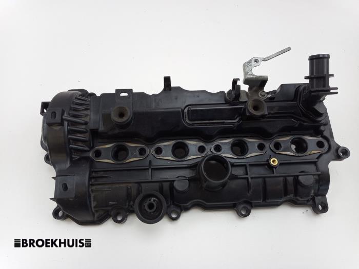 Gebruikte Kleppendeksel Mazda 6 SportBreak (GJ/GH/GL) 2.2 SkyActiv-D 150 16V Prijs € 100,00 Margeregeling aangeboden door Autobedrijf Broekhuis B.V.