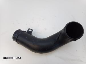 Gebruikte Luchtinlaat slang Mazda 6 SportBreak (GJ/GH/GL) 2.2 SkyActiv-D 150 16V Prijs € 20,00 Margeregeling aangeboden door Autobedrijf Broekhuis B.V.
