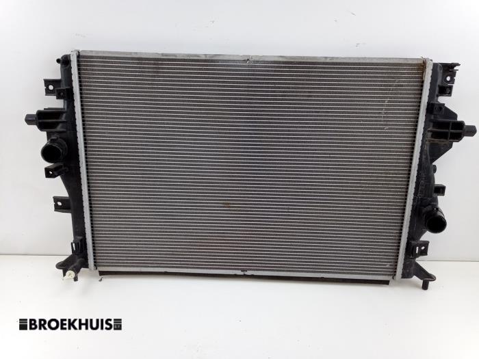 Gebruikte Radiateur Kia Niro I (DE) 1.6 GDI Hybrid Prijs € 175,00 Margeregeling aangeboden door Autobedrijf Broekhuis B.V.