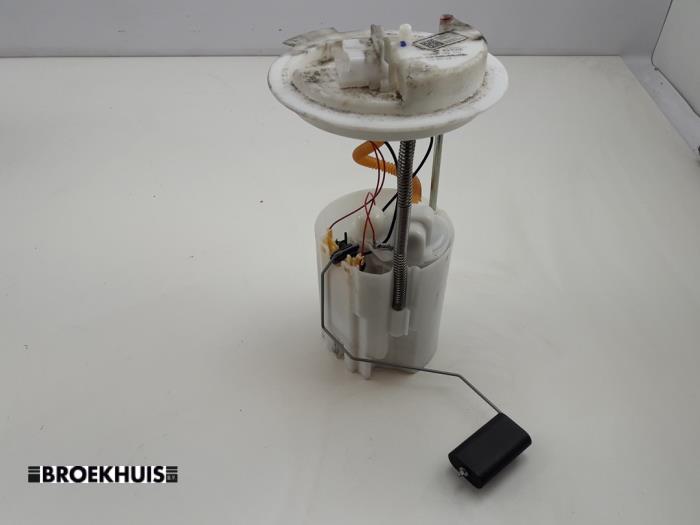 Gebruikte Tank element Pomp Fiat 500X (334) 1.0 FireFly Turbo 120 12V Prijs € 85,00 Margeregeling aangeboden door Autobedrijf Broekhuis B.V.