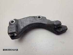 Gebruikte Steun (diversen) Volvo V40 (MV) 2.0 D2 16V Prijs € 20,00 Margeregeling aangeboden door Autobedrijf Broekhuis B.V.