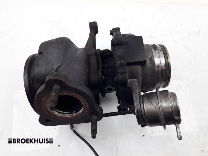 Gebruikte G-lader Volvo V40 (MV) 2.0 D2 16V Prijs € 200,00 Margeregeling aangeboden door Autobedrijf Broekhuis B.V.
