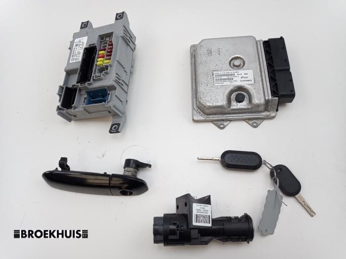 Gebruikte Inspuitcomputer Fiat Panda (312) 0.9 TwinAir 60 Prijs € 150,00 Margeregeling aangeboden door Autobedrijf Broekhuis B.V.