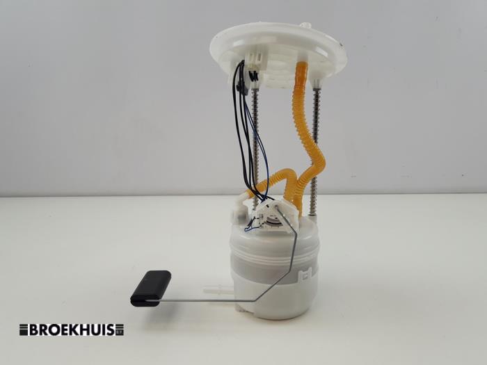 Gebruikte Tank element Pomp Mazda CX-60 (KH) 2.5 e-SkyActiv PHEV Prijs € 90,00 Margeregeling aangeboden door Autobedrijf Broekhuis B.V.