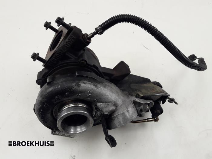 Gebruikte Turbo Mercedes E (W211) 2.2 E-220 CDI 16V Prijs € 200,00 Margeregeling aangeboden door Autobedrijf Broekhuis B.V.