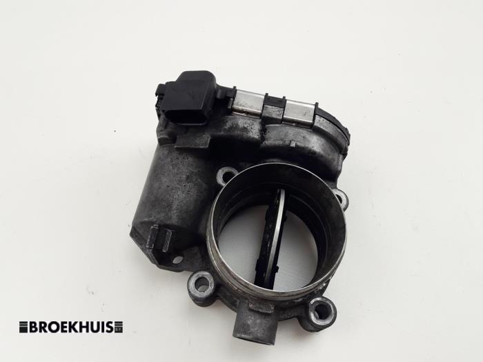Gebruikte Gasklephuis Mercedes E (W211) 2.2 E-220 CDI 16V Prijs € 40,00 Margeregeling aangeboden door Autobedrijf Broekhuis B.V.