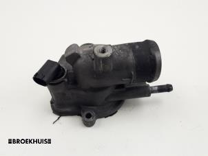 Gebruikte Thermostaathuis Mercedes E (W211) 2.2 E-220 CDI 16V Prijs € 35,00 Margeregeling aangeboden door Autobedrijf Broekhuis B.V.