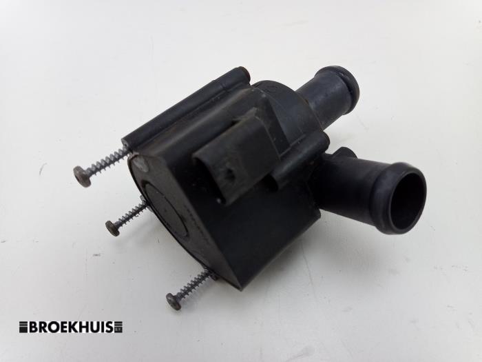 Gebruikte Waterpomp Volkswagen Transporter T6 2.0 TDI Prijs op aanvraag aangeboden door Autobedrijf Broekhuis B.V.