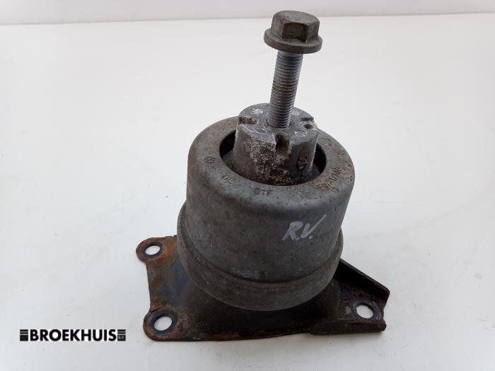 Gebruikte Motorrubber Volkswagen Transporter T6 2.0 TDI Prijs € 36,30 Inclusief btw aangeboden door Autobedrijf Broekhuis B.V.