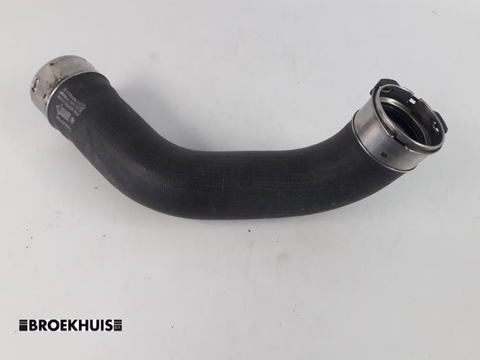 Gebruikte Intercooler Slang Mercedes ML III (166) 2.1 ML-250 CDI 16V BlueTEC 4-Matic Prijs € 30,00 Margeregeling aangeboden door Autobedrijf Broekhuis B.V.