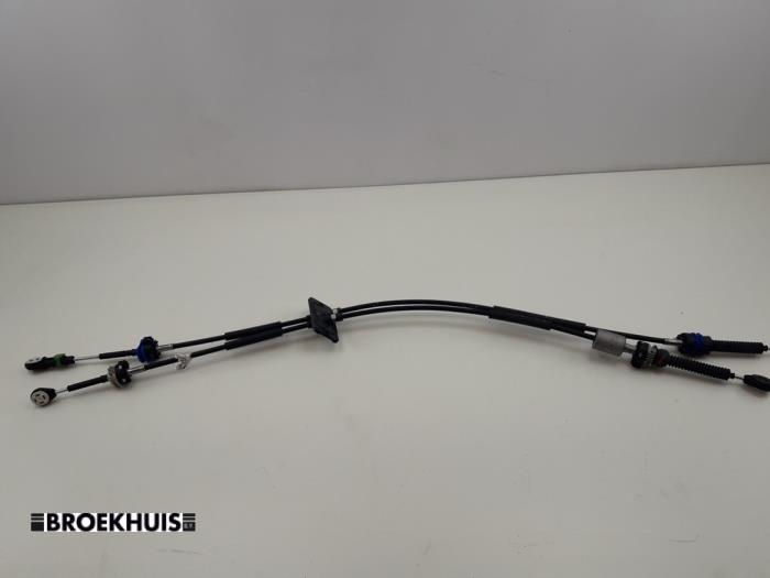 Gebruikte Schakelkabel Versnellingsbak Renault Trafic (1FL/2FL/3FL/4FL) 2.0 dCi 16V 130 Prijs € 114,95 Inclusief btw aangeboden door Autobedrijf Broekhuis B.V.