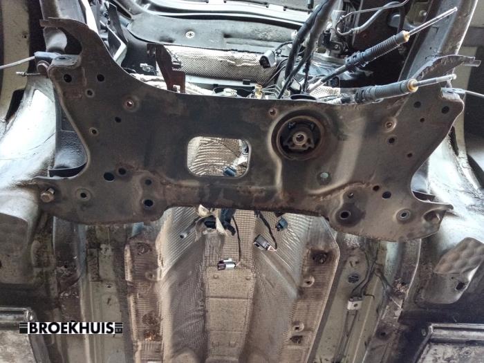 Gebruikte Subframe Skoda Superb Combi (3TAC/TAF) 1.6 TDI Prijs € 85,00 Margeregeling aangeboden door Autobedrijf Broekhuis B.V.