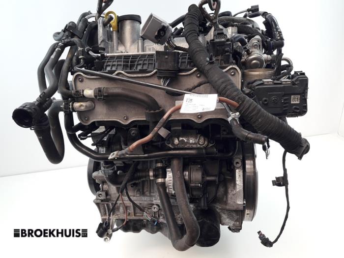 Motor van een Skoda Octavia Combi (NXAC) iV 1.4 TSI RS 16V 2022