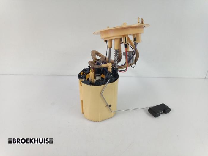 Gebruikte Tank element Pomp Audi A5 Sportback (8TA) 2.0 TDI 16V Prijs € 55,00 Margeregeling aangeboden door Autobedrijf Broekhuis B.V.
