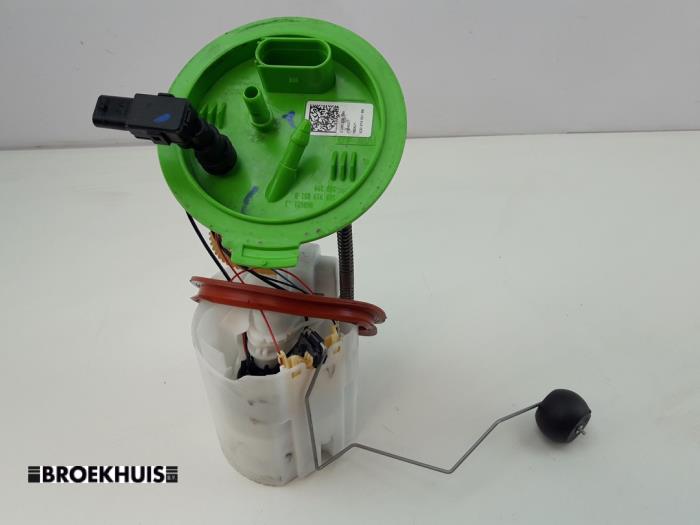 Gebruikte Tank element Pomp Skoda Octavia Combi (NXAC) iV 1.4 TSI RS 16V Prijs € 30,00 Margeregeling aangeboden door Autobedrijf Broekhuis B.V.