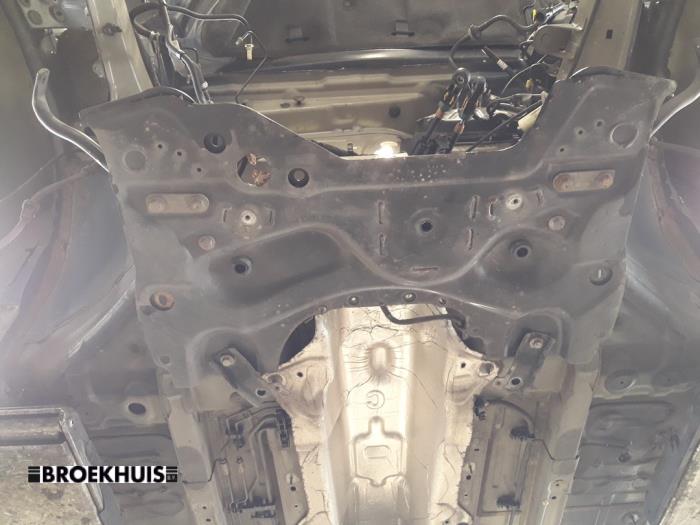 Gebruikte Subframe Peugeot 308 SW (L4/L9/LC/LJ/LR) 1.6 BlueHDi 120 Prijs € 150,00 Margeregeling aangeboden door Autobedrijf Broekhuis B.V.