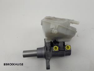 Gebruikte Hoofdremcilinder Peugeot 308 SW (L4/L9/LC/LJ/LR) 1.6 BlueHDi 120 Prijs € 30,00 Margeregeling aangeboden door Autobedrijf Broekhuis B.V.