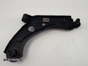 Gebruikte Draagarm rechts-voor Peugeot 308 SW (L4/L9/LC/LJ/LR) 1.6 BlueHDi 120 Prijs € 40,00 Margeregeling aangeboden door Autobedrijf Broekhuis B.V.