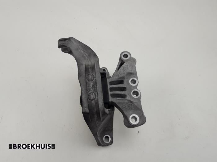 Gebruikte Motorrubber Peugeot 308 SW (L4/L9/LC/LJ/LR) 1.6 BlueHDi 120 Prijs € 20,00 Margeregeling aangeboden door Autobedrijf Broekhuis B.V.