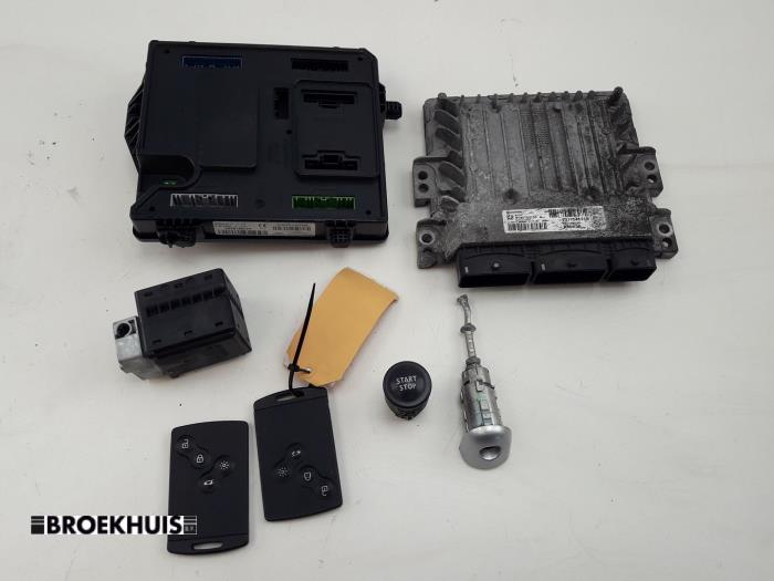 Gebruikte Inspuitcomputer Renault Megane III Grandtour (KZ) 1.5 dCi 110 Prijs € 100,00 Margeregeling aangeboden door Autobedrijf Broekhuis B.V.