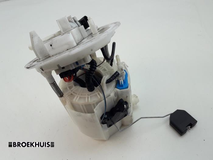 Gebruikte Tank element Pomp Mercedes C AMG (C205) 4.0 C-63 S AMG V8 Biturbo Prijs € 175,00 Margeregeling aangeboden door Autobedrijf Broekhuis B.V.