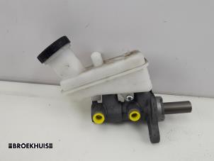 Gebruikte Hoofdremcilinder Dacia Spring 45 Prijs € 50,00 Margeregeling aangeboden door Autobedrijf Broekhuis B.V.