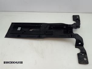 Gebruikte Afdekplaat diversen Cupra Born 58 Prijs € 50,00 Margeregeling aangeboden door Autobedrijf Broekhuis B.V.