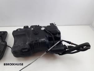 Gebruikte Adblue tank Opel Vivaro 1.6 CDTi BiTurbo 125 Prijs € 453,75 Inclusief btw aangeboden door Autobedrijf Broekhuis B.V.