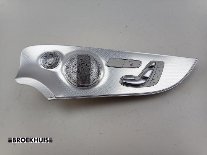 Stoelverstellings Schakelaar van een Mercedes-Benz E (C238) E-200 EQ Boost 2.0 Turbo 16V 2020