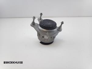 Gebruikte Motorrubber Mercedes E (C238) E-200 EQ Boost 2.0 Turbo 16V Prijs € 25,00 Margeregeling aangeboden door Autobedrijf Broekhuis B.V.