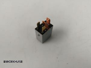 Gebruikte Relais Subaru Outback (BP) 3.0 R 24V Prijs € 5,00 Margeregeling aangeboden door Autobedrijf Broekhuis B.V.