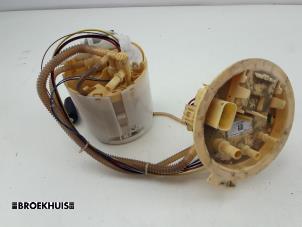 Gebruikte Tank element Pomp BMW 5 serie (G30) M550d xDrive 24V Prijs € 100,00 Margeregeling aangeboden door Autobedrijf Broekhuis B.V.