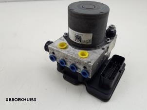 Gebruikte ABS Pomp Mercedes Vito (447.6) 2.2 119 CDI 16V BlueTEC Prijs € 181,50 Inclusief btw aangeboden door Autobedrijf Broekhuis B.V.