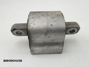 Gebruikte Versnellingsbak Steun Mercedes Vito (447.6) 2.2 119 CDI 16V BlueTEC Prijs € 60,50 Inclusief btw aangeboden door Autobedrijf Broekhuis B.V.