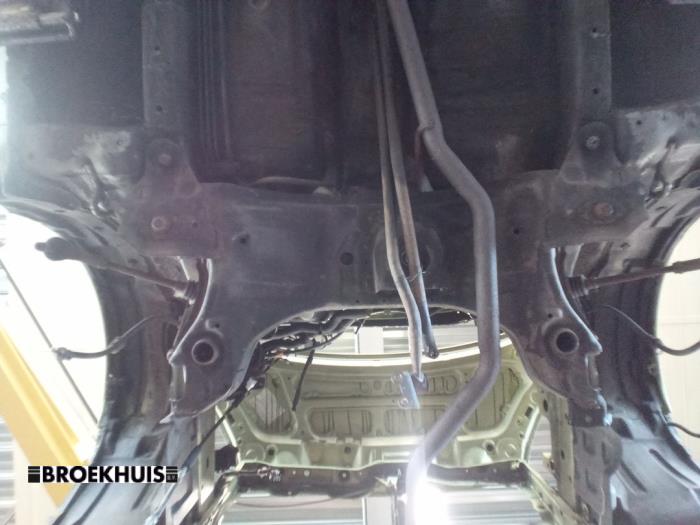 Gebruikte Subframe Daihatsu Cuore (L251/271/276) 1.0 12V DVVT Prijs € 50,00 Margeregeling aangeboden door Autobedrijf Broekhuis B.V.
