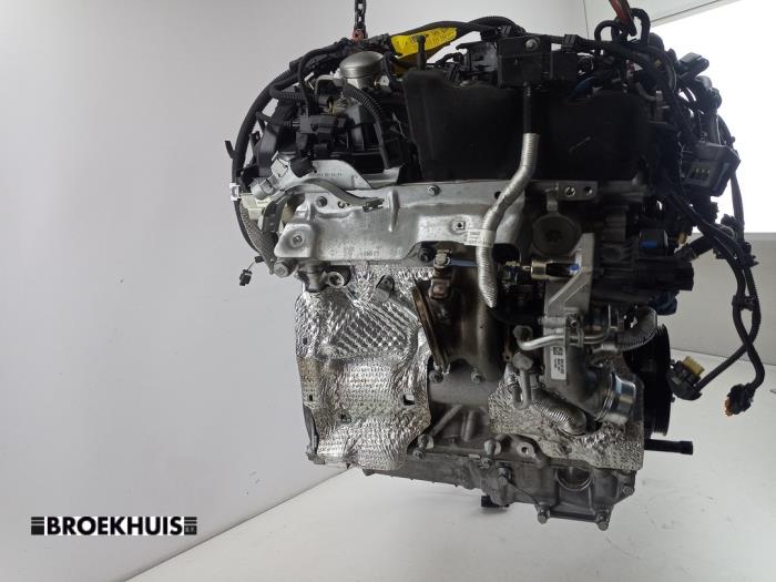 Motor van een BMW 3 serie Touring (G21) 330e xDrive 2.0 TwinPower Turbo 16V 2021