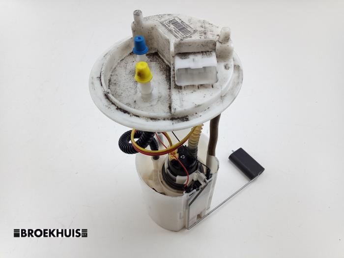 Gebruikte Tank element Pomp Opel Combo 1.3 CDTI 16V Prijs € 42,35 Inclusief btw aangeboden door Autobedrijf Broekhuis B.V.