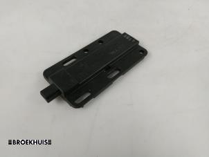 Gebruikte Antenne BMW 5 serie Touring (E61) 530d 24V Prijs € 15,00 Margeregeling aangeboden door Autobedrijf Broekhuis B.V.
