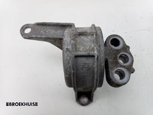 Gebruikte Motorsteun Opel Zafira (M75) 1.6 16V Prijs € 15,00 Margeregeling aangeboden door Autobedrijf Broekhuis B.V.