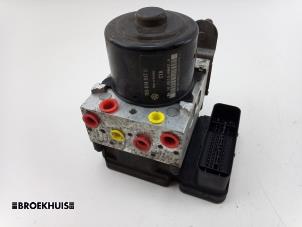 Gebruikte ABS Pomp Volkswagen Transporter T5 2.0 BiTDI DRF Prijs € 163,35 Inclusief btw aangeboden door Autobedrijf Broekhuis B.V.