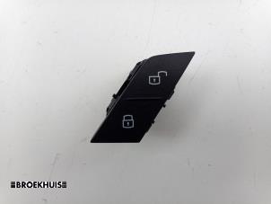 Gebruikte Central electronic module BMW 3 serie Touring (G21) 330e xDrive 2.0 TwinPower Turbo 16V Prijs € 35,00 Margeregeling aangeboden door Autobedrijf Broekhuis B.V.