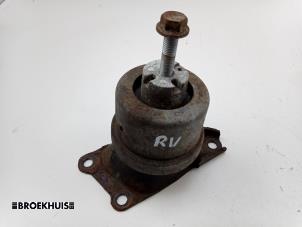 Gebruikte Motorsteun Volkswagen Transporter T5 2.0 BiTDI DRF Prijs € 24,20 Inclusief btw aangeboden door Autobedrijf Broekhuis B.V.