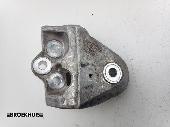 Gebruikte Motorsteun Ford EcoSport (JK8) 1.0 EcoBoost 12V 125 Prijs € 40,00 Margeregeling aangeboden door Autobedrijf Broekhuis B.V.