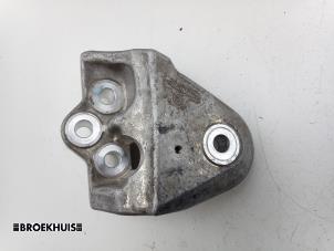 Gebruikte Motorsteun Ford EcoSport (JK8) 1.0 EcoBoost 12V 125 Prijs € 40,00 Margeregeling aangeboden door Autobedrijf Broekhuis B.V.