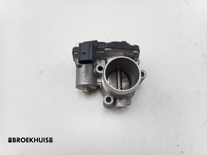 Gebruikte Gasklephuis Ford EcoSport (JK8) 1.0 EcoBoost 12V 125 Prijs € 30,00 Margeregeling aangeboden door Autobedrijf Broekhuis B.V.