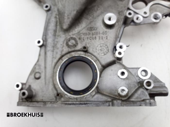 Distributiedeksel van een Ford EcoSport (JK8) 1.0 EcoBoost 12V 125 2016