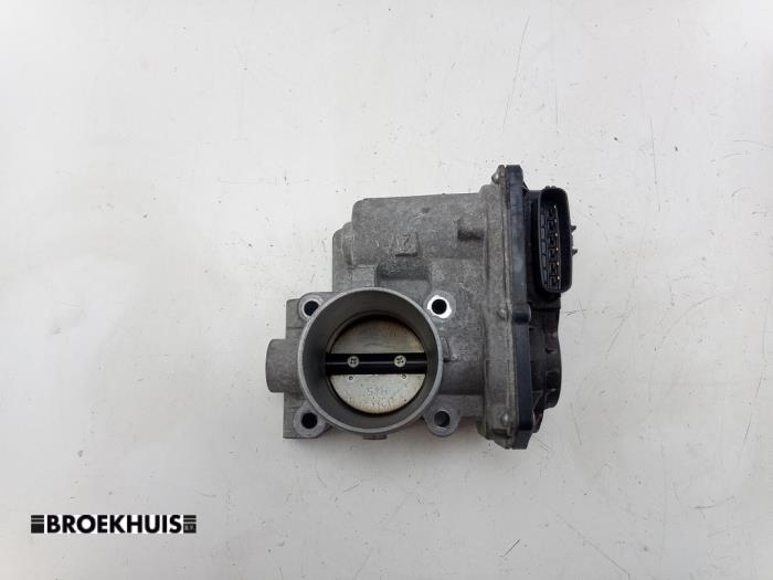 Gebruikte Gasklephuis Suzuki Celerio (LF) 1.0 12V Dualjet Prijs € 30,00 Margeregeling aangeboden door Autobedrijf Broekhuis B.V.