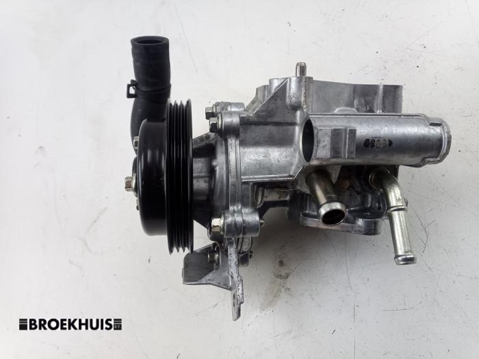 Gebruikte Waterpomp Mazda CX-60 (KH) 2.5 e-SkyActiv PHEV Prijs € 95,00 Margeregeling aangeboden door Autobedrijf Broekhuis B.V.