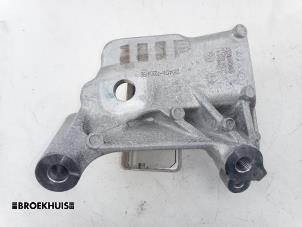 Gebruikte Motorrubber Volvo V60 II (ZW) 2.0 B3 16V Mild Hybrid Prijs € 45,00 Margeregeling aangeboden door Autobedrijf Broekhuis B.V.