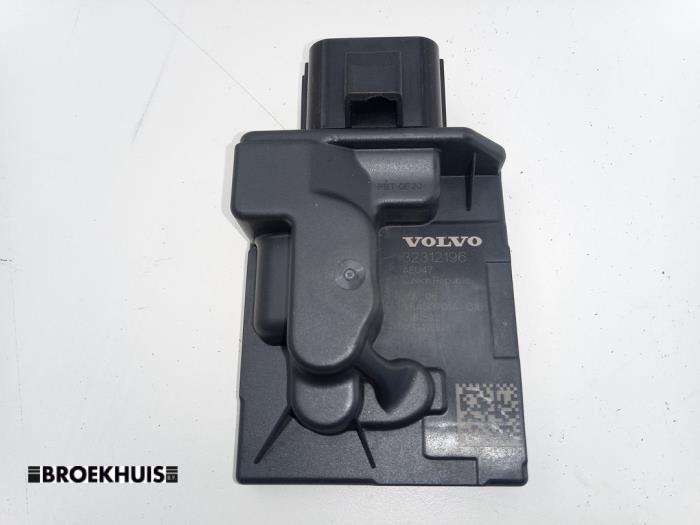 Gebruikte Brandstofpomp module Volvo V60 II (ZW) 2.0 B3 16V Mild Hybrid Prijs € 100,00 Margeregeling aangeboden door Autobedrijf Broekhuis B.V.